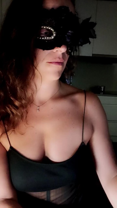 Paola_1985 from Italy