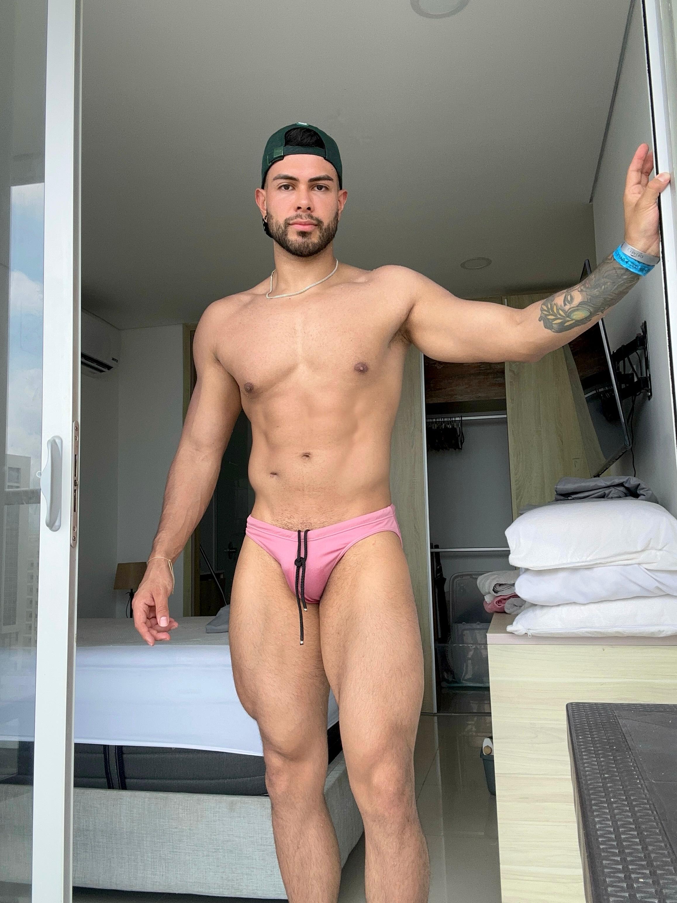 ZarekFox from Colombia
