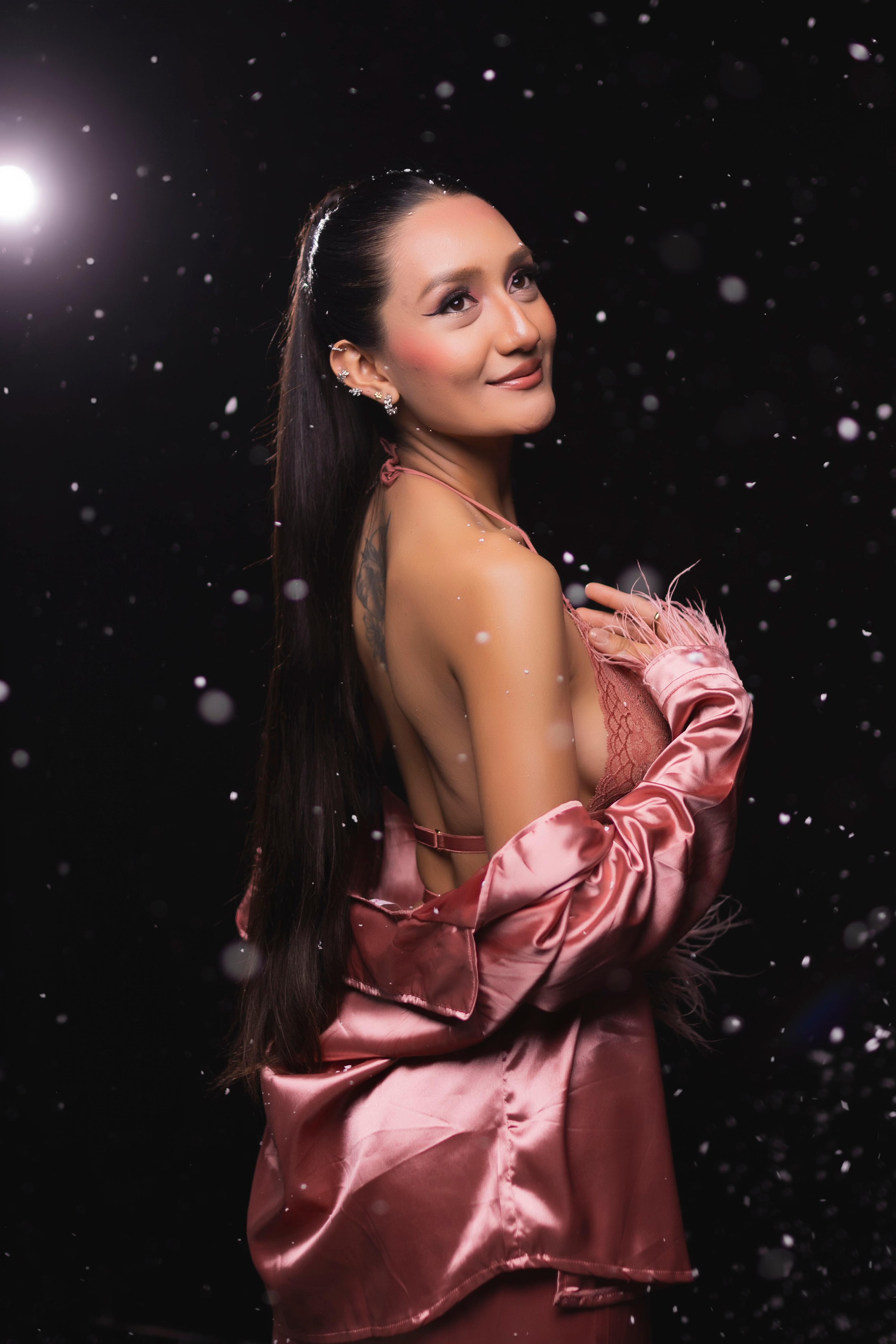 sylvialeos_ from United States